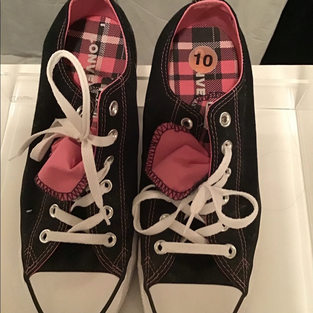 Converse pink & black shoes